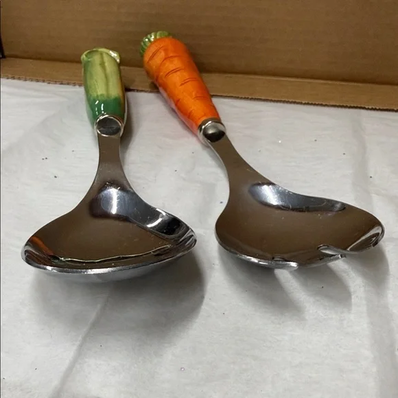 ⭐️Vintage Set of ceramic & stainless steel salad servers vegetable themed handle - Picture 10 of 12